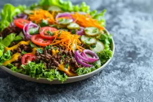 Keto Salade, Cheeseburger Recept, Koolhydraatarm Eten, Keto Dieet, Gezonde Salades, Keto Lunch Ideeën, keto cheeseburger salade recept, keto cheeseburger