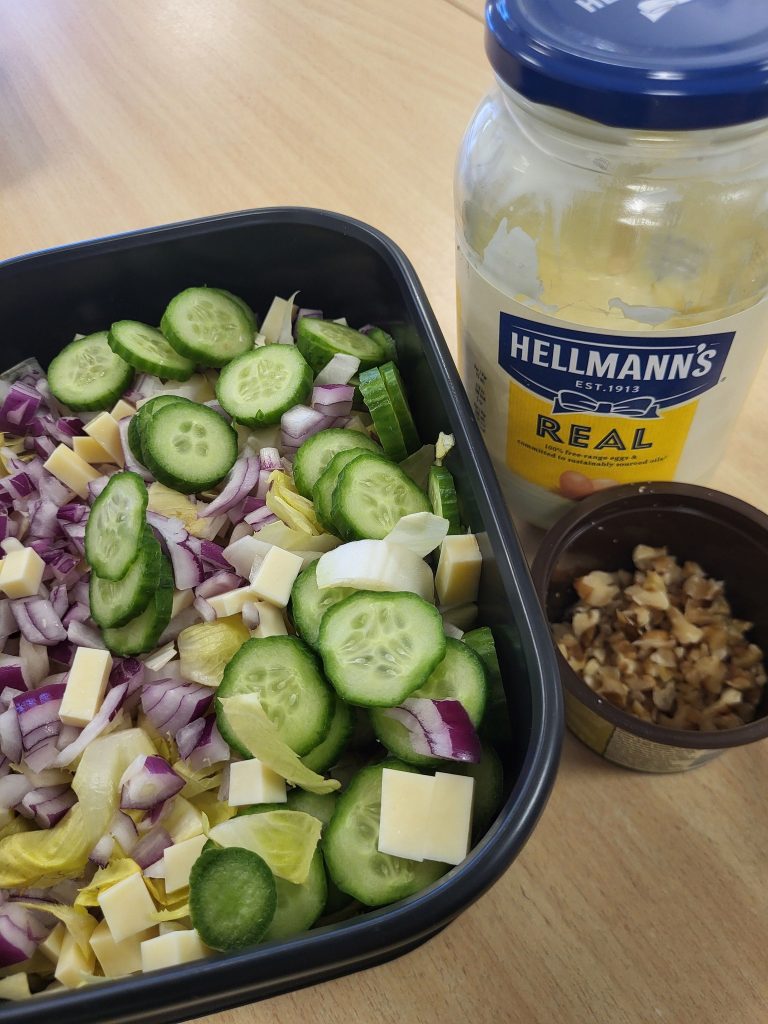 witlofsalade van Frans in zijn keto-week